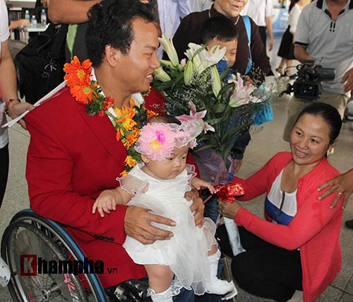 HCV Paralympic Lê Văn Công nhận “mưa” tiền thưởng - 4