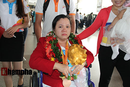 HCV Paralympic Lê Văn Công nhận “mưa” tiền thưởng - 5