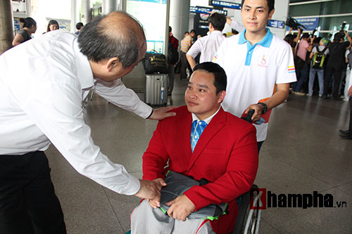 HCV Paralympic Lê Văn Công nhận “mưa” tiền thưởng - 9