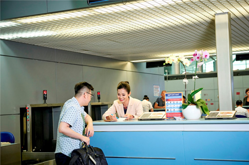 Gặp sự cố, sân bay Tân Sơn Nhất tê liệt hệ thống check in - 1