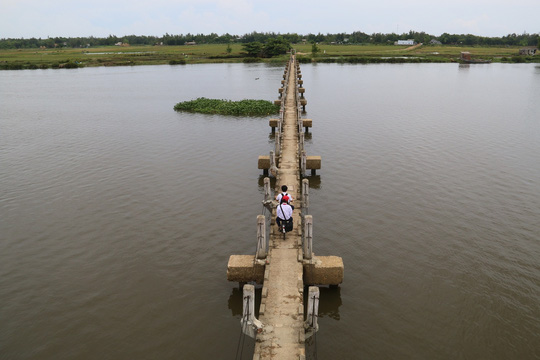 Hàng chục người vĩnh viễn ra đi tại cầu “vĩnh biệt” - 1