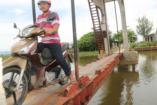 Hàng chục người vĩnh viễn ra đi tại cầu “vĩnh biệt” - 2