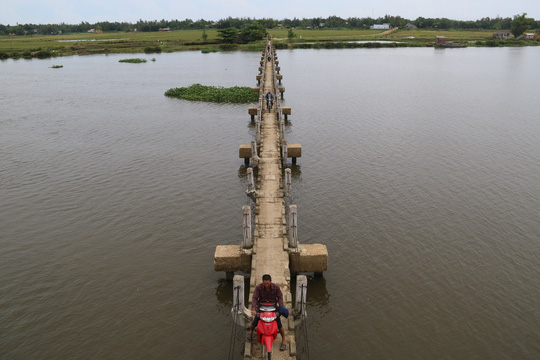 Hàng chục người vĩnh viễn ra đi tại cầu “vĩnh biệt” - 4