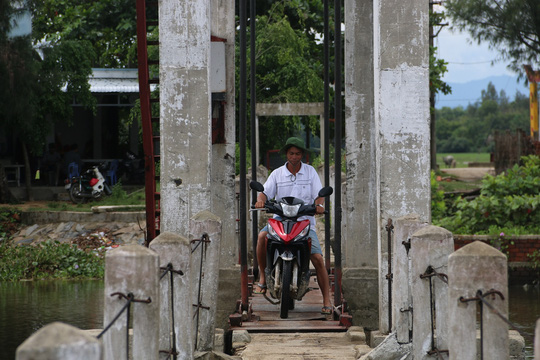 Hàng chục người vĩnh viễn ra đi tại cầu “vĩnh biệt” - 5