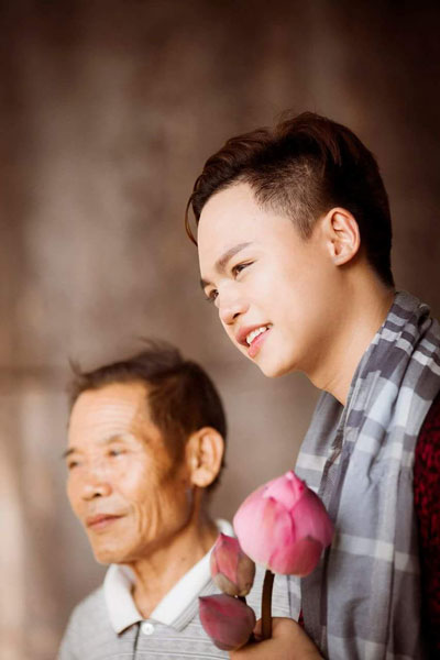 Vẻ đẹp hút hồn của cậu đồng nổi tiếng xứ Thanh - 4