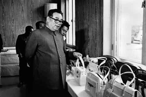 Kim Jong-un khác cha, giống ông nội thế nào - 4