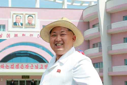 Kim Jong-un khác cha, giống ông nội thế nào - 7