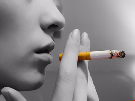 Hút thuốc làm hại DNA người tới 30 năm sau - 1
