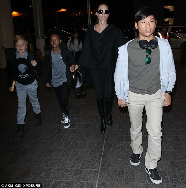 Cuộc sống nhung lụa của con nuôi gốc Việt nhà Jolie-Pitt - 8