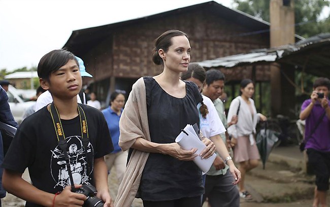 Cuộc sống nhung lụa của con nuôi gốc Việt nhà Jolie-Pitt - 7