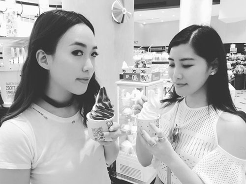 Ba cặp chị em “nhà người ta” xinh, giàu và giỏi - 12