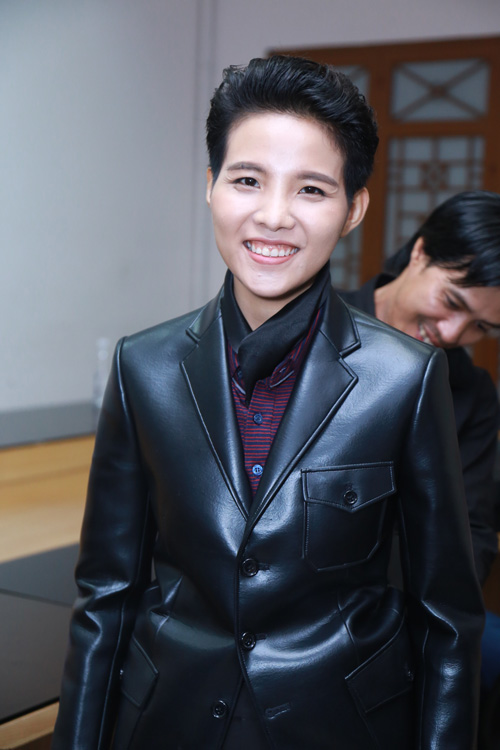 Đông Nhi e thẹn khi được bạn trai chiều chuộng - 7