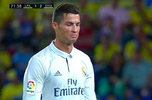 Bị thay giữa chừng, Ronaldo không thèm nhìn Zidane - 1