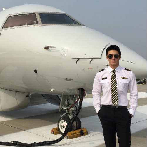 "Đổ gục" trước chàng phi công đẹp trai nhất Hàn Quốc - 1