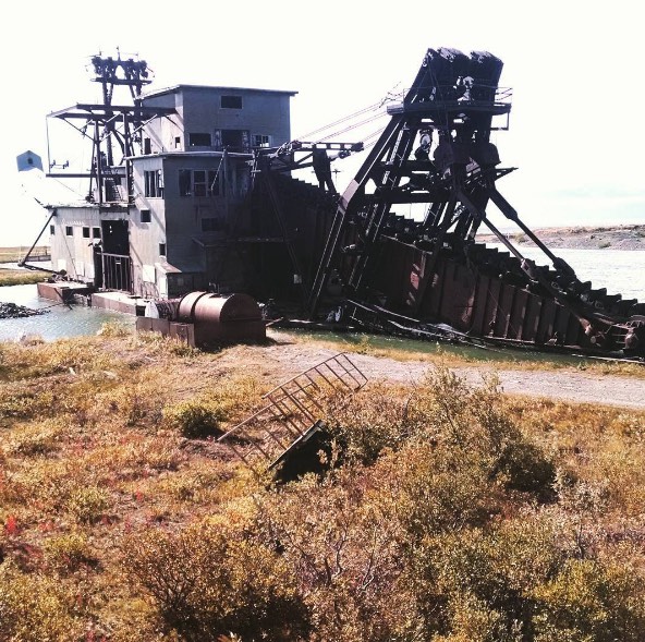 Mỹ: Trả hết nợ nần nhờ mò vàng đáy bể - 4