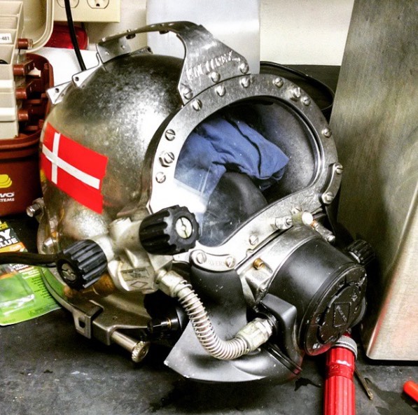 Mỹ: Trả hết nợ nần nhờ mò vàng đáy bể - 2