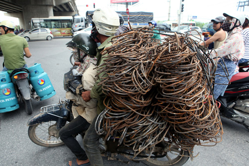 Hà Nội thu giữ hàng loạt xe chở “tử thần” - 5