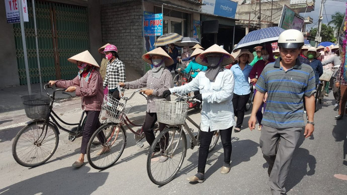 Dòng người kéo dài 3km tiễn đưa 4 bà cháu ở Quảng Ninh - 7