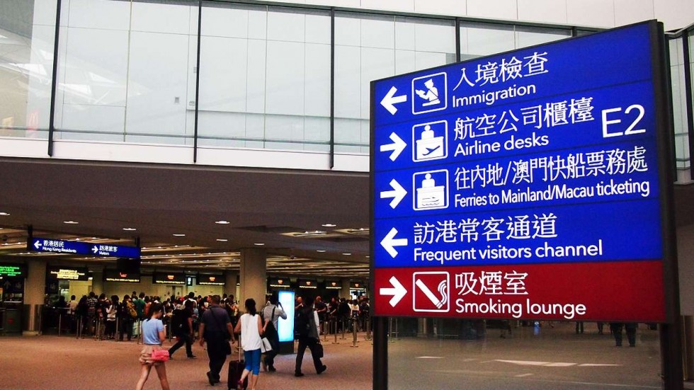 Người chuyển giới bị hỏi “cắt chưa” ở sân bay Hồng Kông - 1