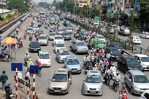 Thủ phạm ùn tắc giao thông Hà Nội: Xe máy hay taxi? - 1