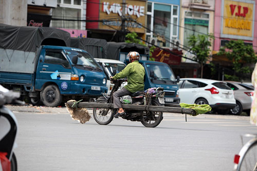 Sau 2 vụ chết người, &#34;máy chém&#34; vẫn nghênh ngang trên phố - 2