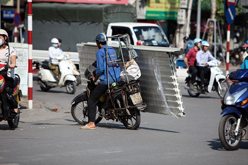 Sau 2 vụ chết người, &#34;máy chém&#34; vẫn nghênh ngang trên phố - 6