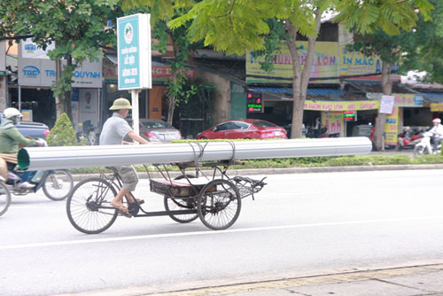 Sau 2 vụ chết người, &#34;máy chém&#34; vẫn nghênh ngang trên phố - 14