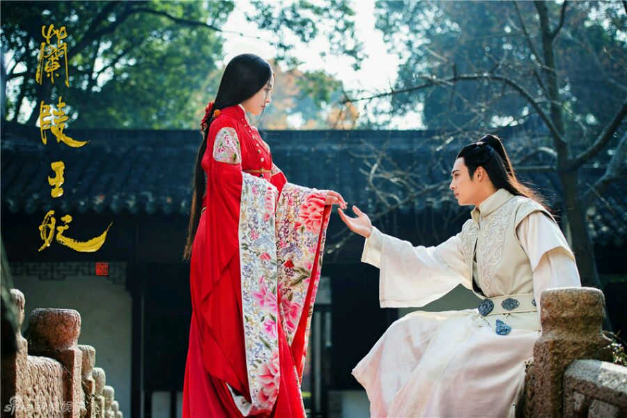 Bộ phim "đắp chiếu" 3 năm chưa ra mắt đã gây tranh cãi - 4