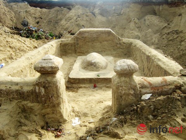 Ngôi mộ “lạ” trước khu vực di chỉ văn hóa đình làng Khuê Bắc - 1