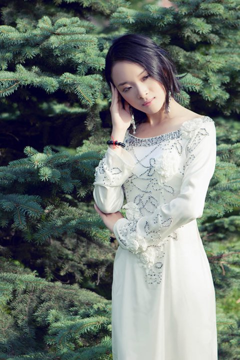 Bất ngờ với khả năng viết nhạc và sách của HH Phương Nga - 2