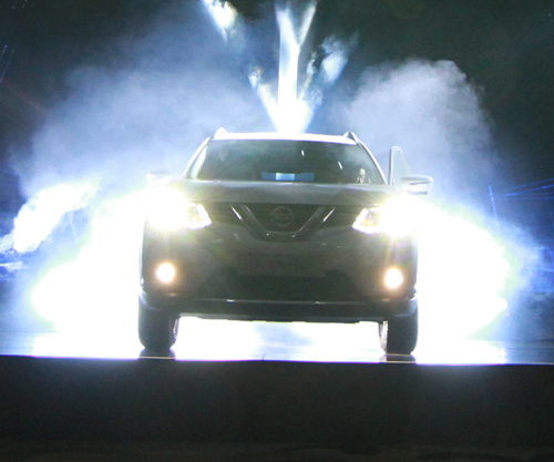 Nissan trình làng mẫu X-Trail thế hệ thứ 3: Sang trọng và mạnh mẽ - 1