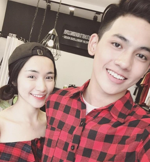 Loạt ảnh thân mật của Hòa Minzy với "trai lạ" khiến fan tò mò - 5