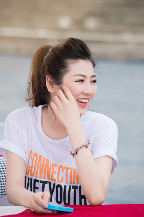 "Lật tẩy" nhan sắc của hoa - á hậu Việt khi bị chụp lén - 10