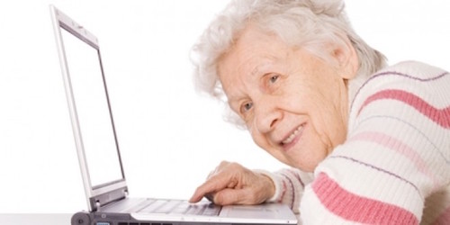 Người trên 55 tuổi có thói quen sử dụng internet như thế nào? - 1