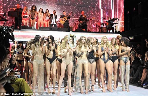 Màn diễn nội y bốc lửa của &#34;đối thủ Victoria&#39;s Secret&#34; - 22