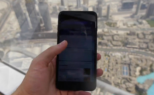 Video: Thả rơi iPhone 7 Plus từ tòa nhà cao nhất thế giới - 1