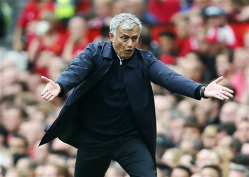 MU và Mourinho: Những cơn giận dữ liên hồi - 2