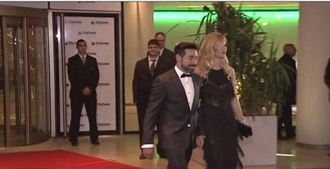 Messi ngượng ngùng hôn bạn gái, thuê 300 vệ sĩ cho đám cưới - 8