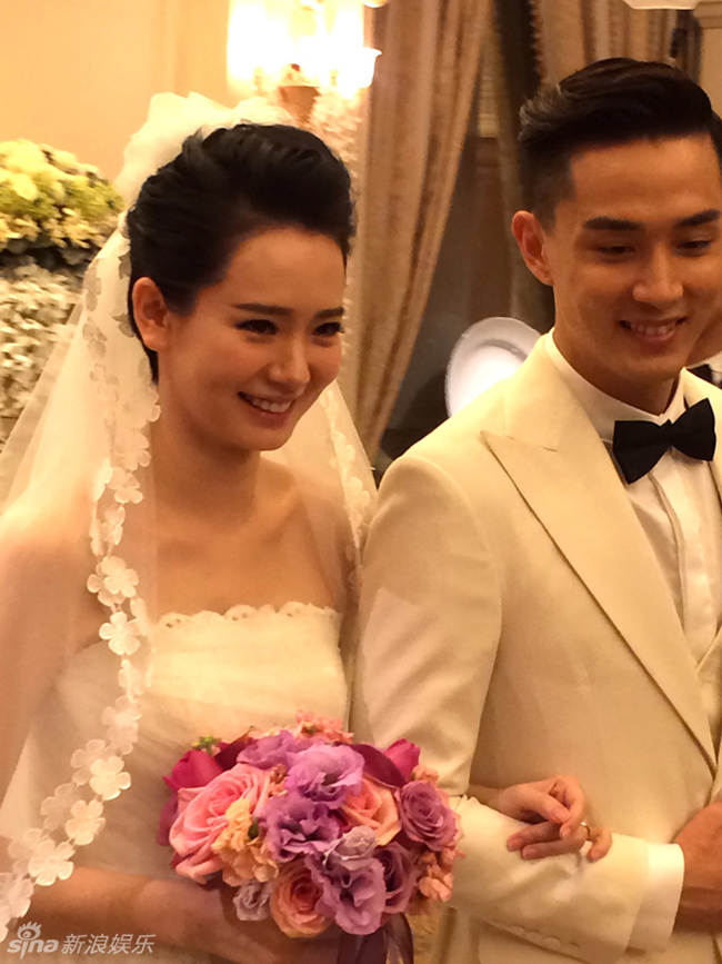 Năm 2014 cô kết hôn với tài tử người Mỹ gốc Hàn Lee Seung Hyun. Dù đã lấy chồng, Thích Vy vẫn cuốn hút bởi nhan sắc của mỹ nhân.