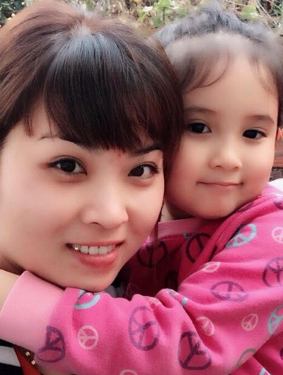 Nể phục cách lấy lòng con chồng của vợ 3 danh hài Chiến thắng và các người đẹp - 2