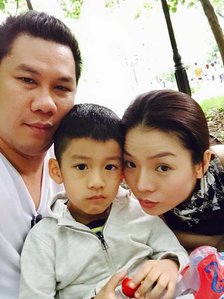 Nể phục cách lấy lòng con chồng của vợ 3 danh hài Chiến thắng và các người đẹp - 4