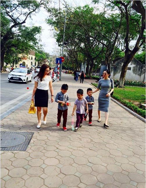 Nể phục cách lấy lòng con chồng của vợ 3 danh hài Chiến thắng và các người đẹp - 5