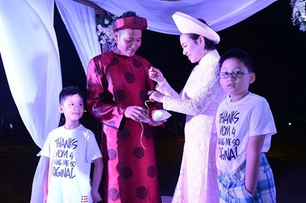 Nể phục cách lấy lòng con chồng của vợ 3 danh hài Chiến thắng và các người đẹp - 7