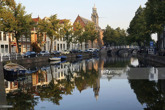 Đại học Leiden tọa lạc tại thành phố Leiden, là trường đại học lâu đời nhất ở Hà Lan.