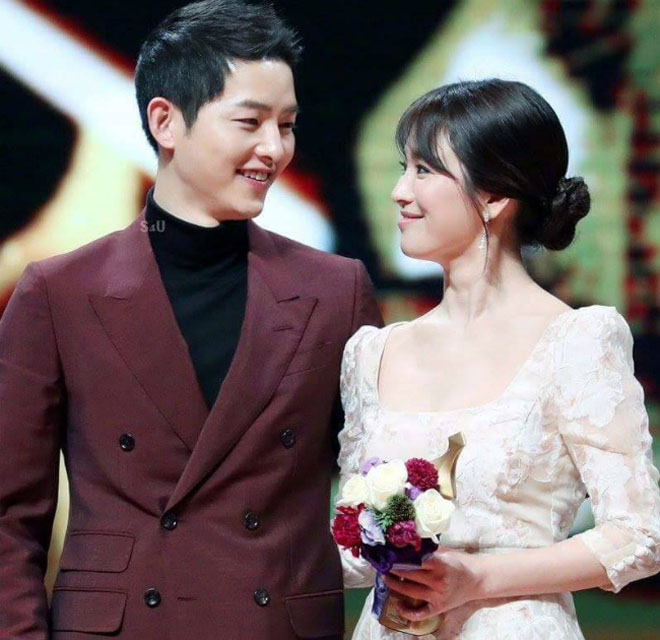 HOT: Song Hye Kyo tuyên bố kết hôn sau tin sống thử với &#34;phi công&#34; Song Joong Ki - 1