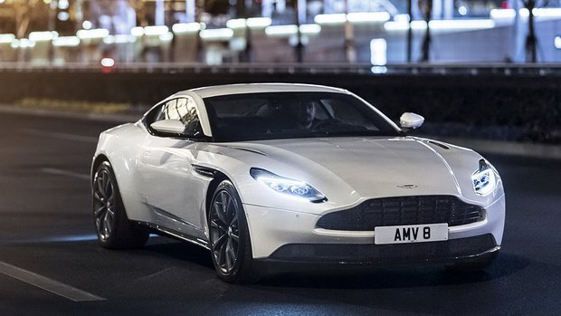 Aston Martin DB11 thêm bản V8 giá 4,5 tỷ đồng - 1