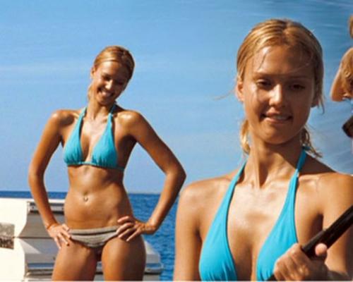 Những cảnh bikini khiến triệu mày râu dán chặt vào màn hình - 4