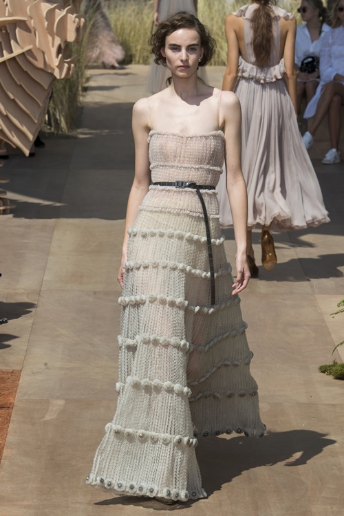 Váy áo siêu đắt &#34;chưa xắt ra miếng&#34; của Dior Haute Couture 2017 - 13