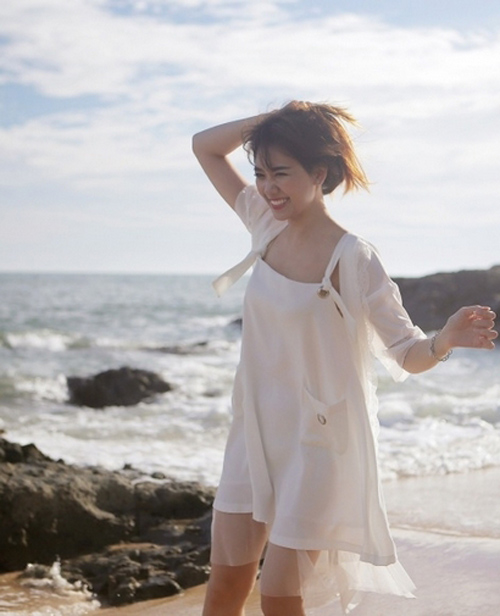 Người đẹp Việt tưởng sexy nhưng "không dám" mặc bikini đi biển - 6