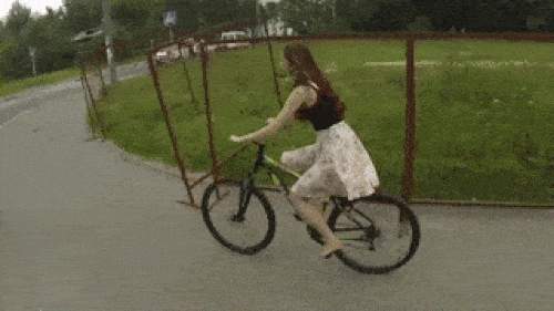 Ảnh động: Những tình huống trớ trêu của các "cua-rơ" - 1